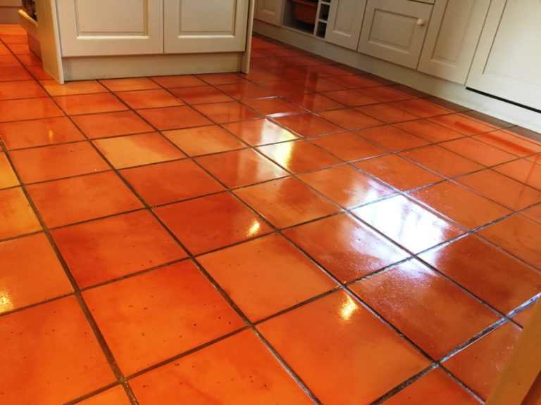 Restoring The Appearance Of A Terracotta Tiled Kitchen Floor In   Terracotta Floor Tiles After Cleaning Kingston On Thames 0730 768x576 